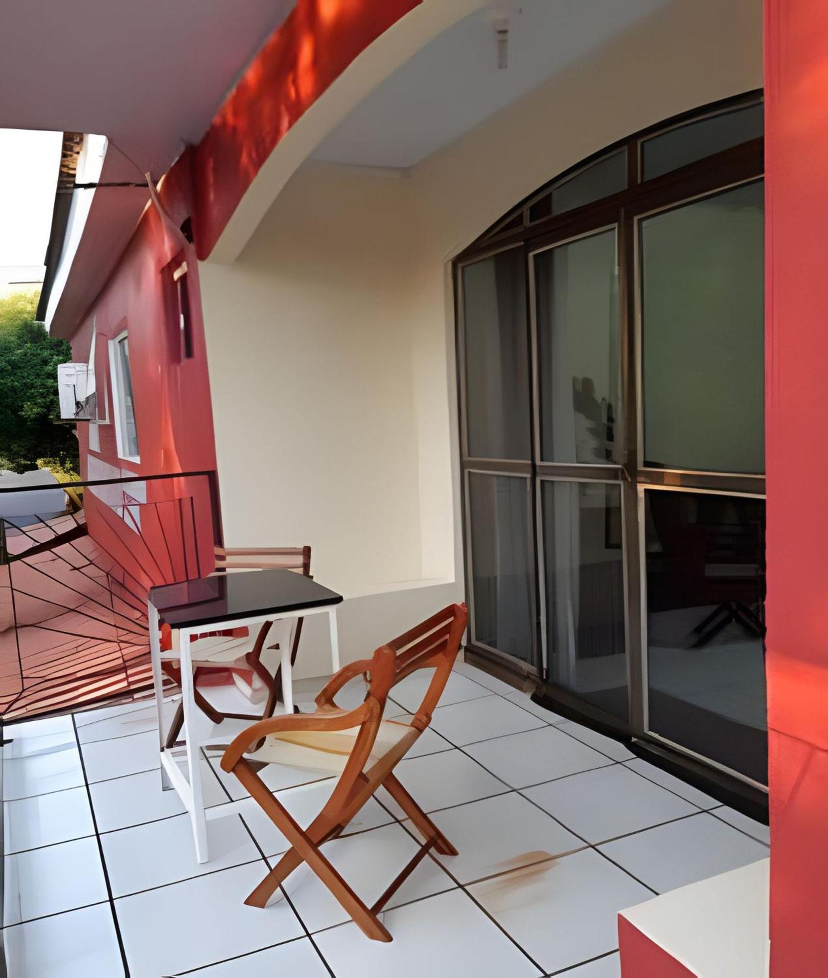 Apartamento Sobrado 02 Quartos Próx. Recanto Cataratas *